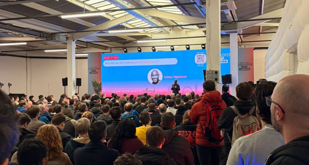 Packed audience at the Kelsey Hightower keynote at ContainerDays London